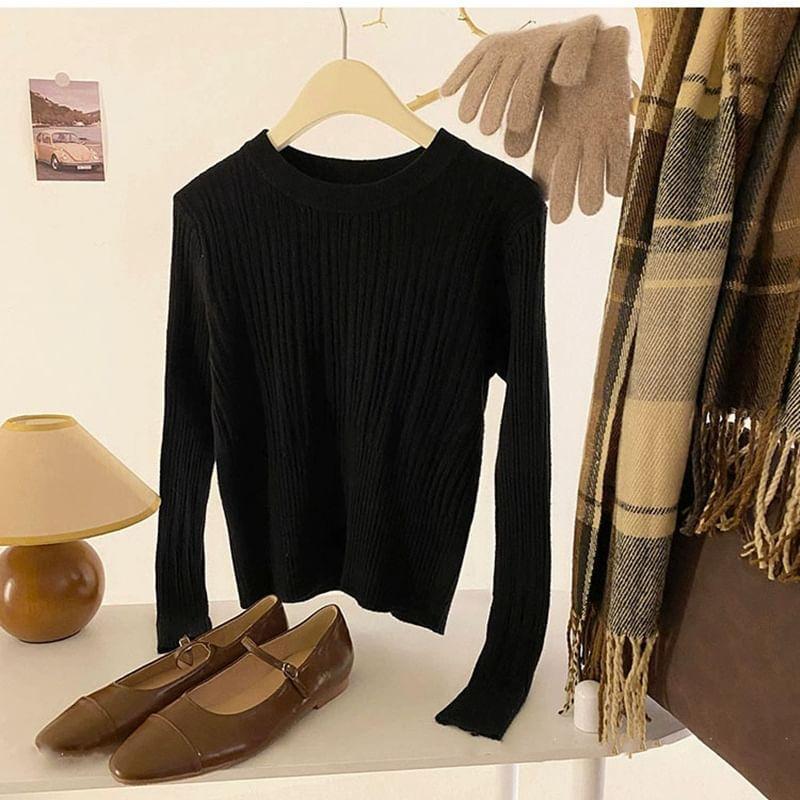 Long-Sleeve Round Neck Plain Ribbed Knit Top Product Image