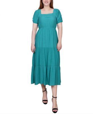 Missy Short Sleeve Tiered Midi Dress Product Image