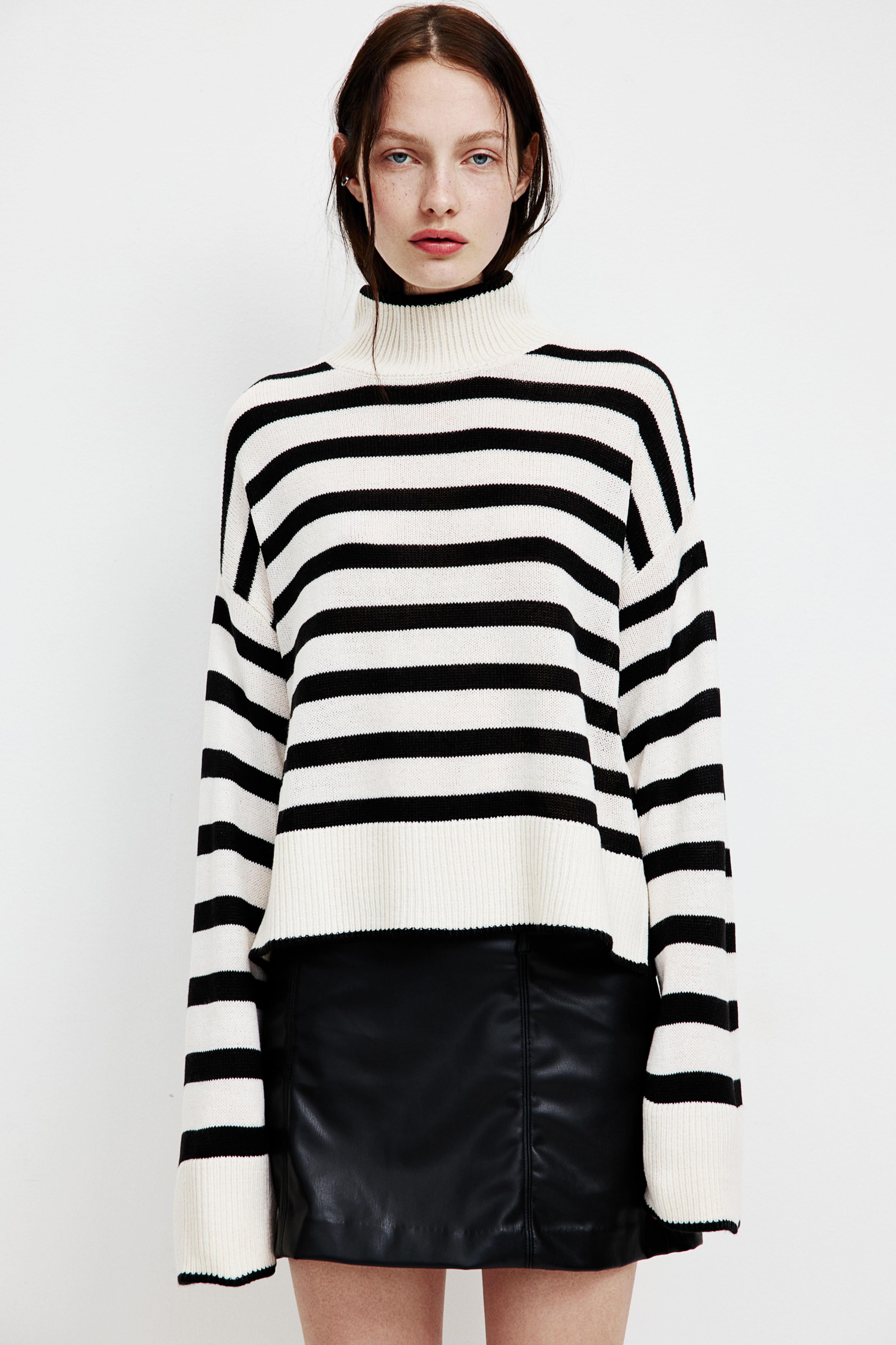 Fine-knit turtleneck jumper Product Image