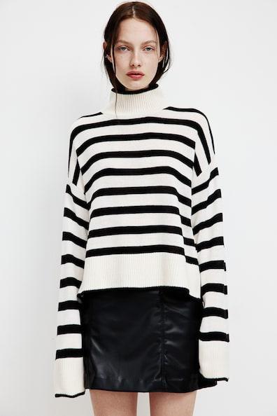 Fine-knit turtleneck jumper Product Image