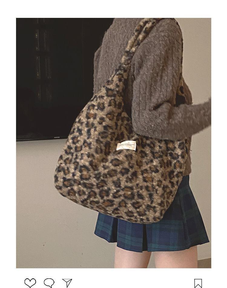 Leopard Print Fluffy Tote Bag Product Image