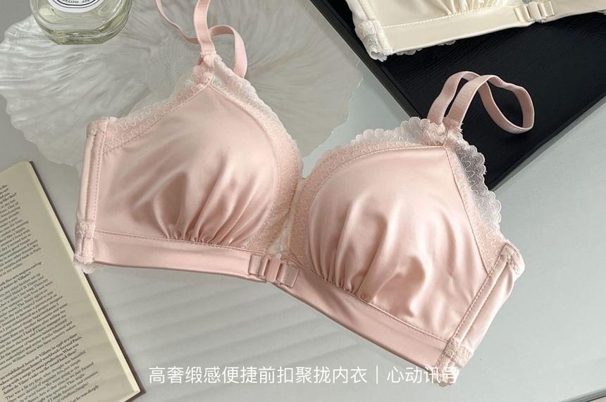 Plain Front Closure Wireless Bra Product Image