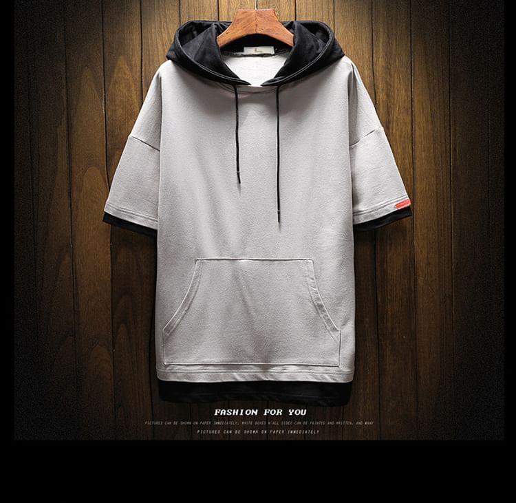 Short-Sleeve Two-Tone Hooded T-Shirt Product Image