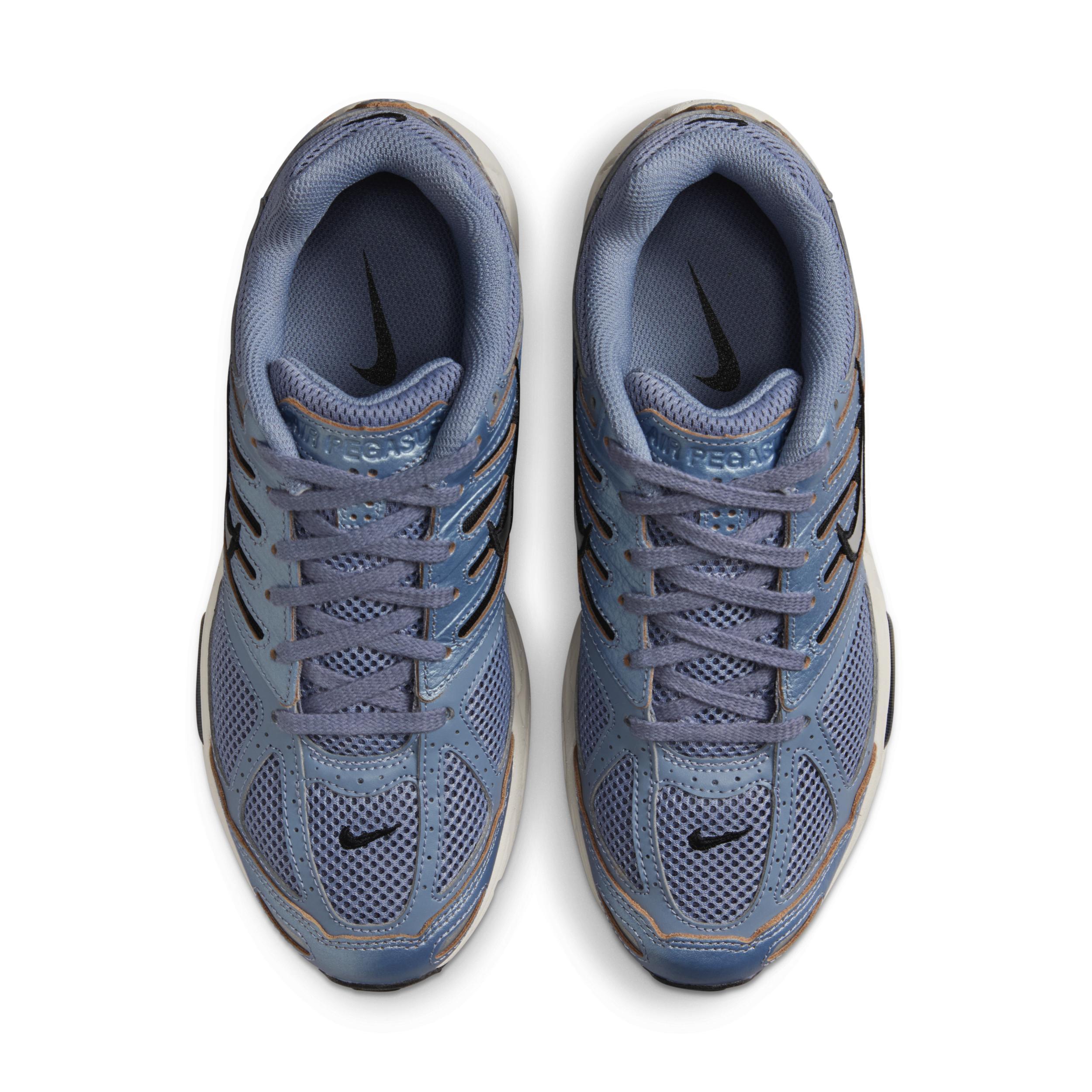 Nike Women's Air Pegasus 2005 C.O.R. Shoes Product Image