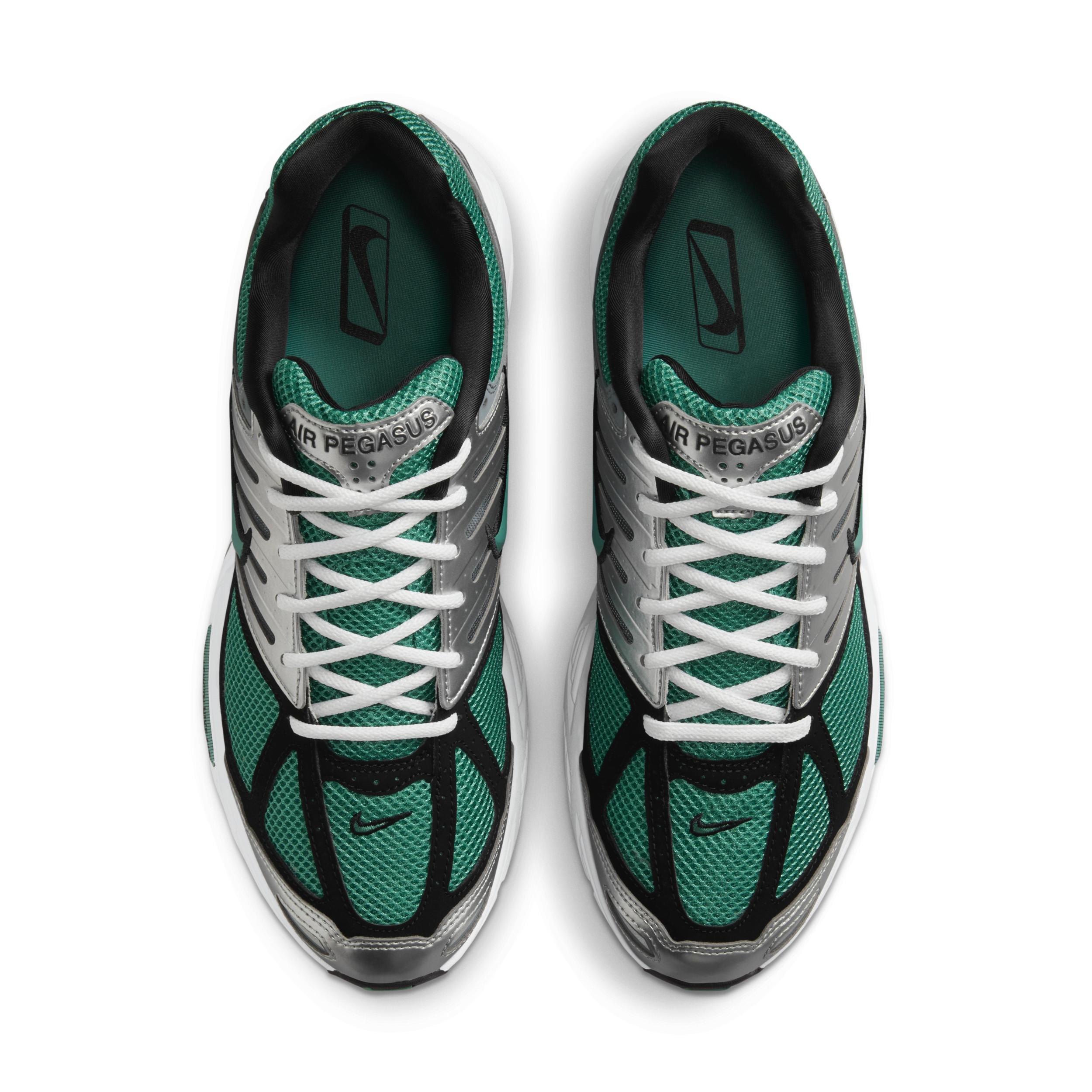 Nike Men's Air Pegasus 2005 Shoes Product Image