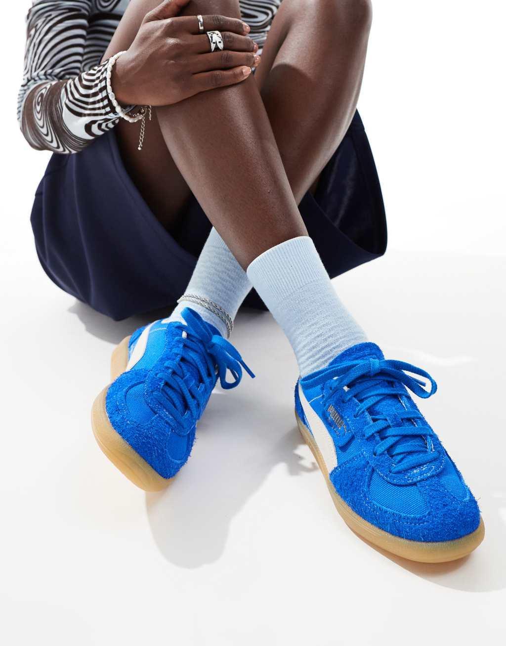 PUMA Palermo Vintage sneakers in blue Product Image