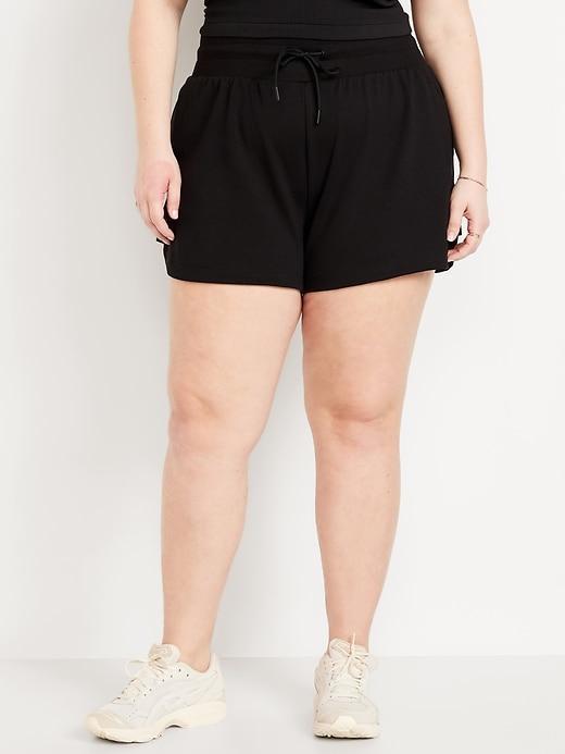 Extra High-Waisted Dynamic Fleece Shorts Product Image