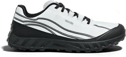 002 Trail-Running Shoes - Women's Product Image