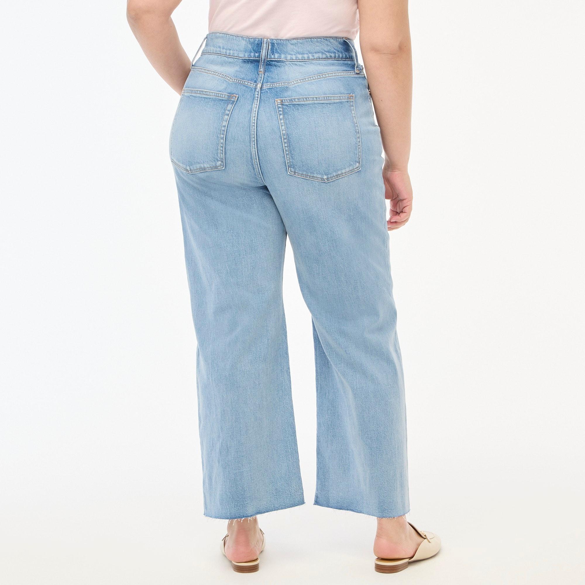 Wide-leg crop jean in all-day stretch Product Image