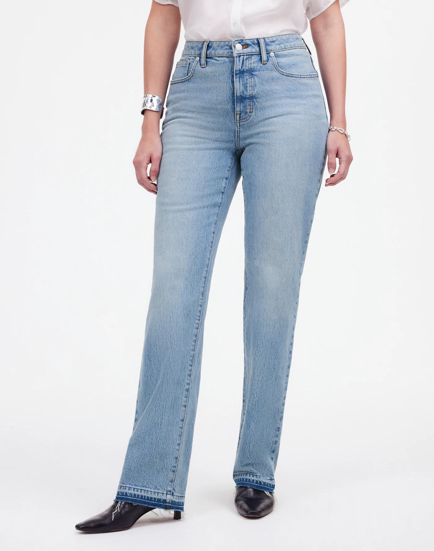 The Petite Curvy '90s Straight Mid-Rise Jean in Barbosa Wash Product Image