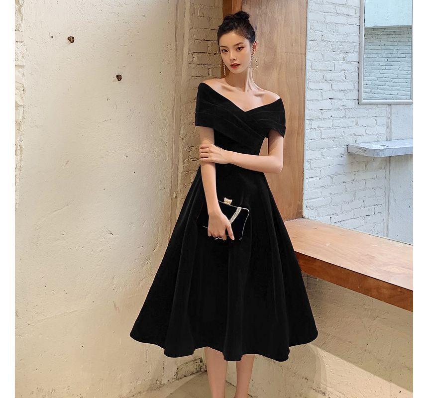 Off-Shoulder Plain Midi A-Line Cocktail Dress Product Image