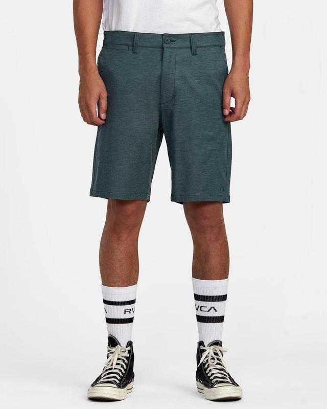 Back In Hybrid 19" Shorts - Hunter Green Product Image