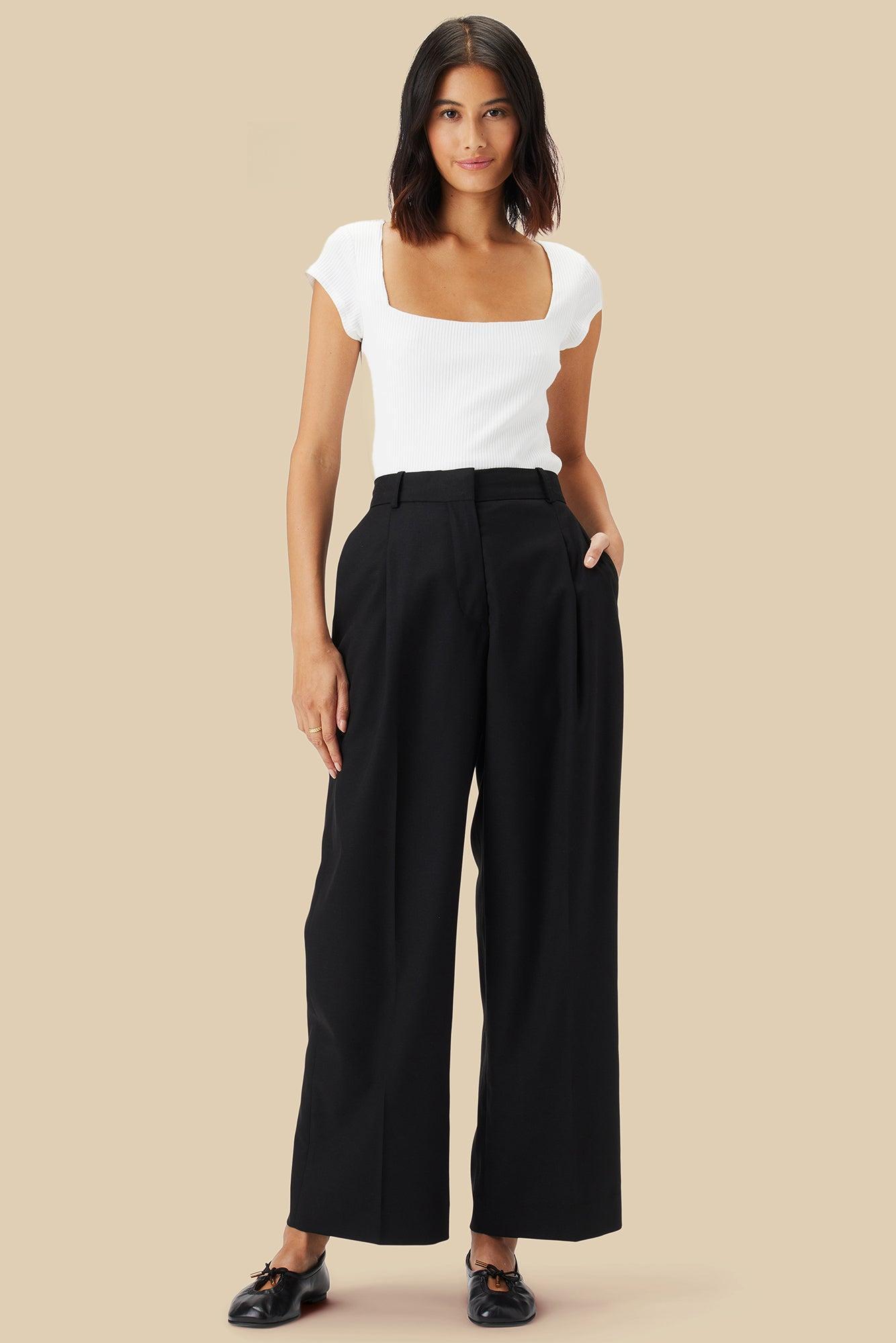 Pleated Wide Leg Trouser - Black Product Image