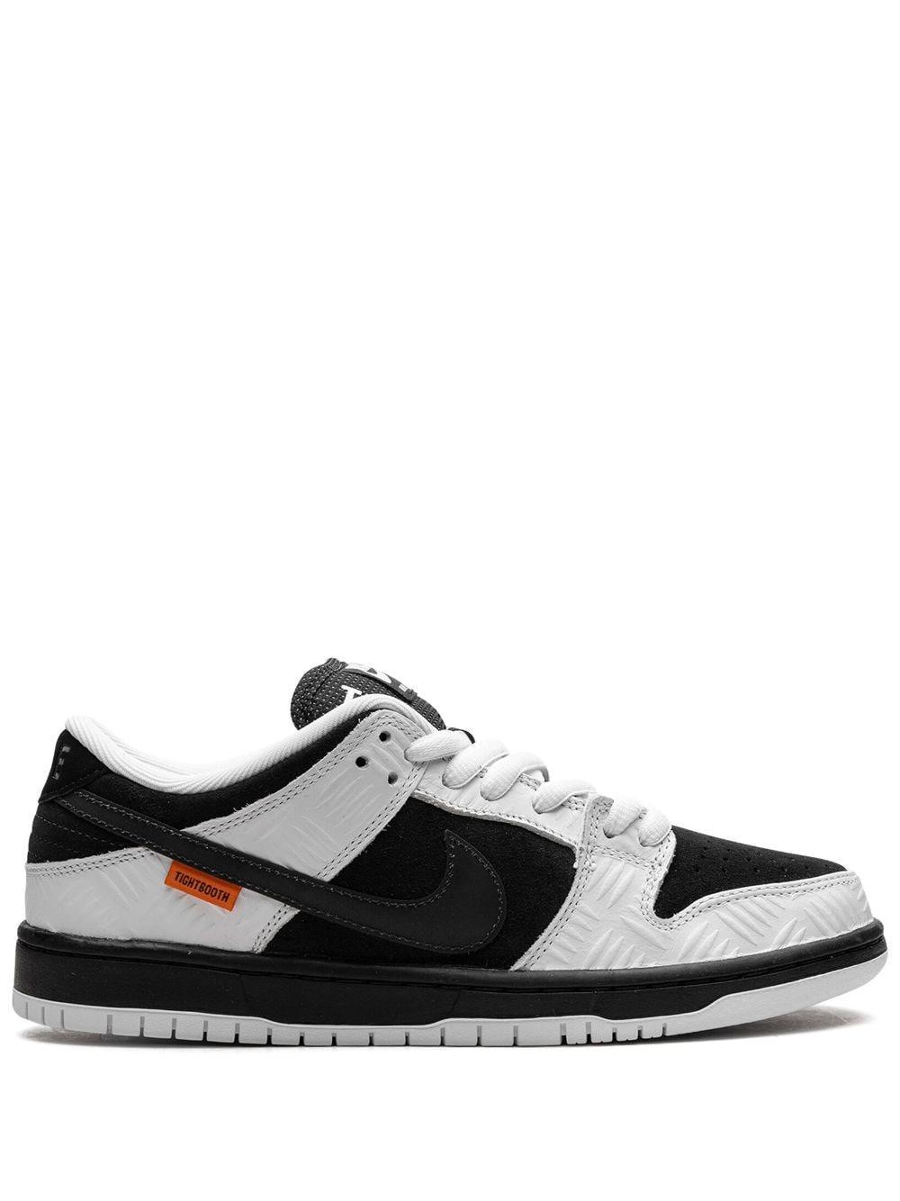 X Tightbooth Sb Dunk Low Sneakers In Black Product Image