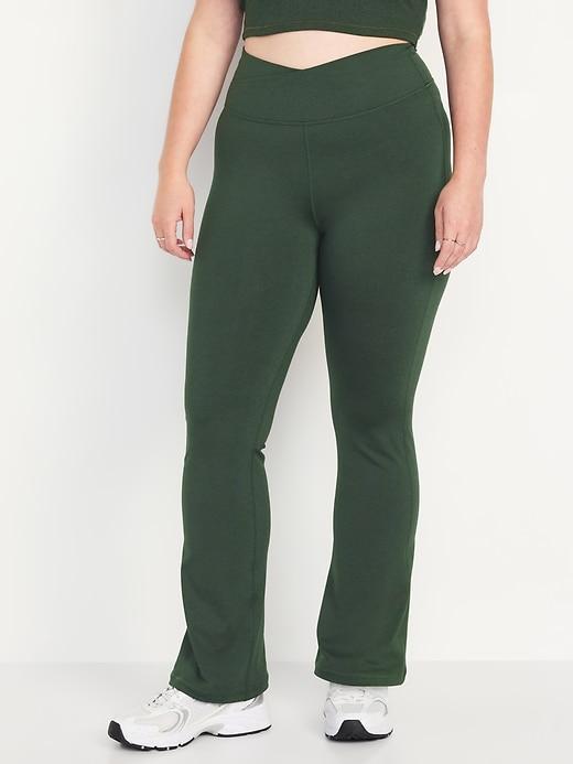 Extra High-Waisted CloudComfy Boot-Cut Leggings Product Image