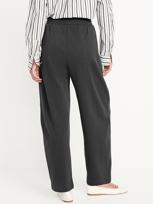 Extra High-Waisted SoComfy Seamed Barrel-Leg Sweatpants Product Image