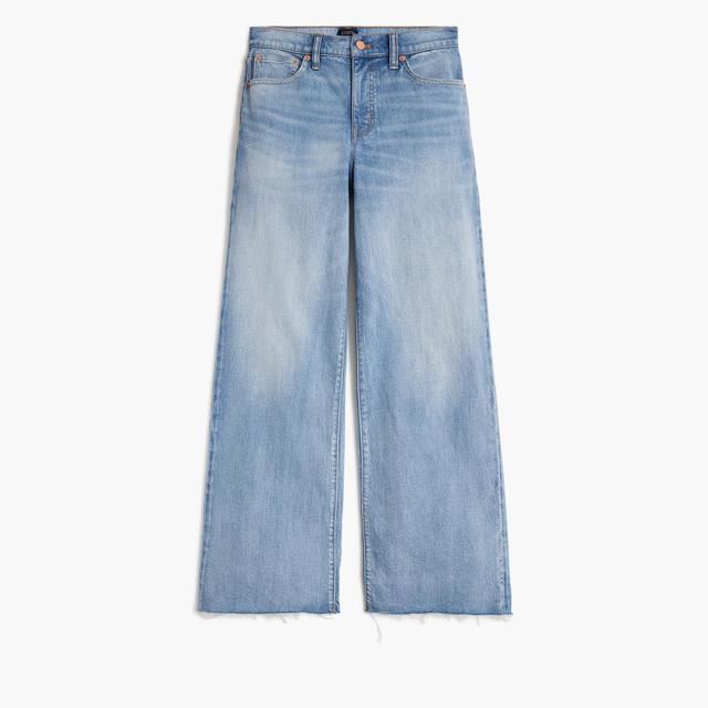 Wide-leg crop jean in all-day stretch Product Image