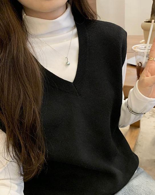 Long Sleeve Mock Neck Plain Top Product Image