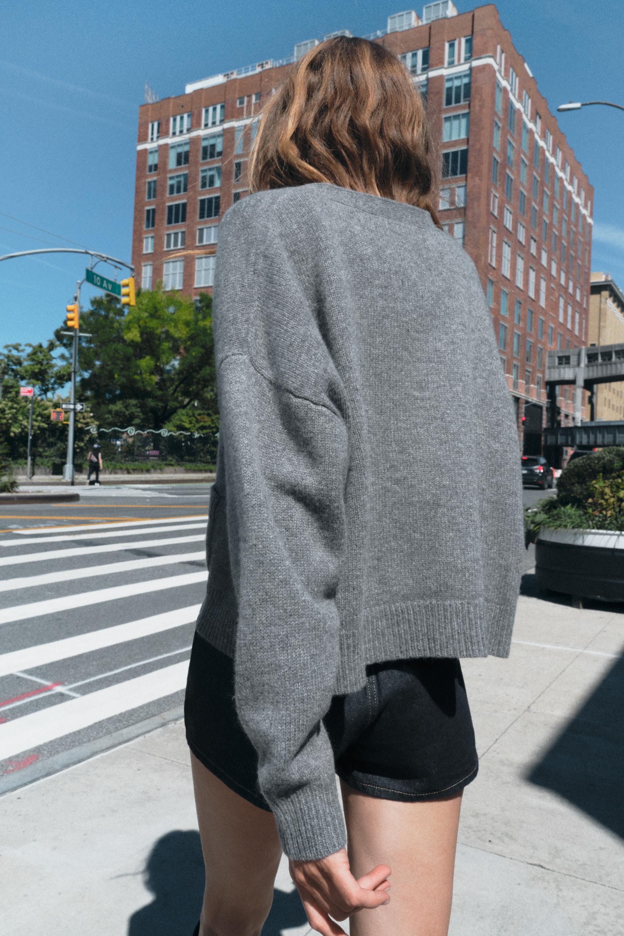 BASIC 100% WOOL CARDIGAN Product Image