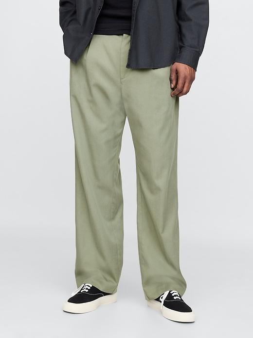 UltraSoft Pleated Trousers Product Image