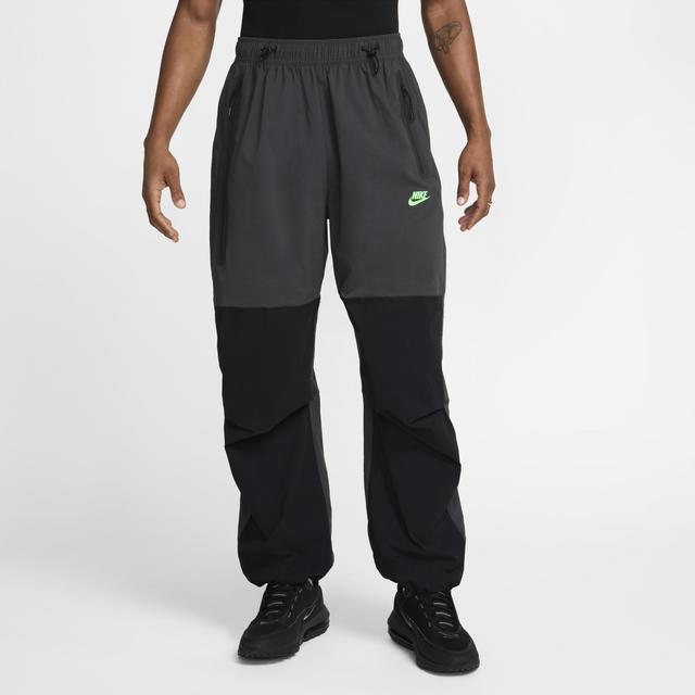 Nike Men's Tech Woven Oversized Pants Product Image