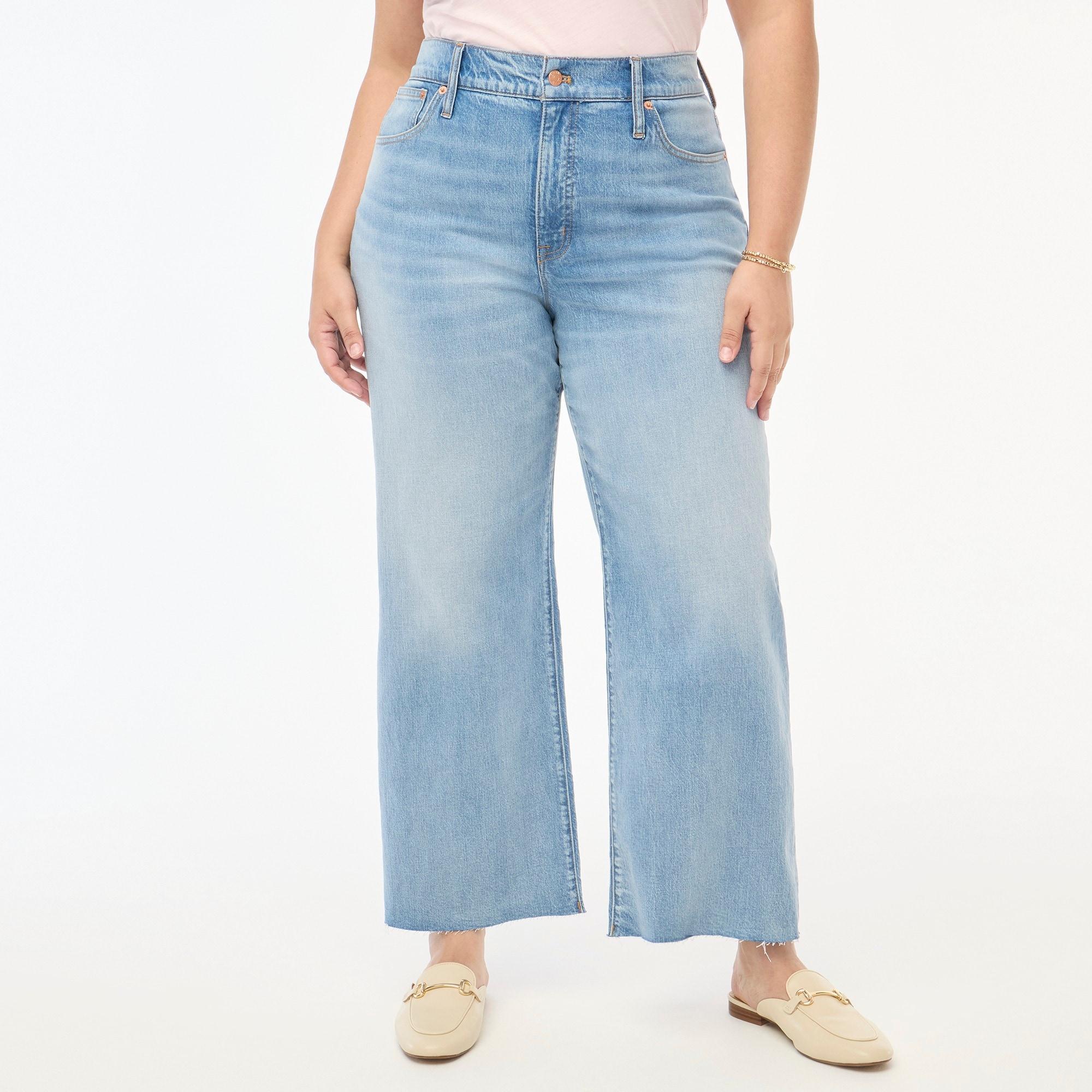 Wide-leg crop jean in all-day stretch Product Image