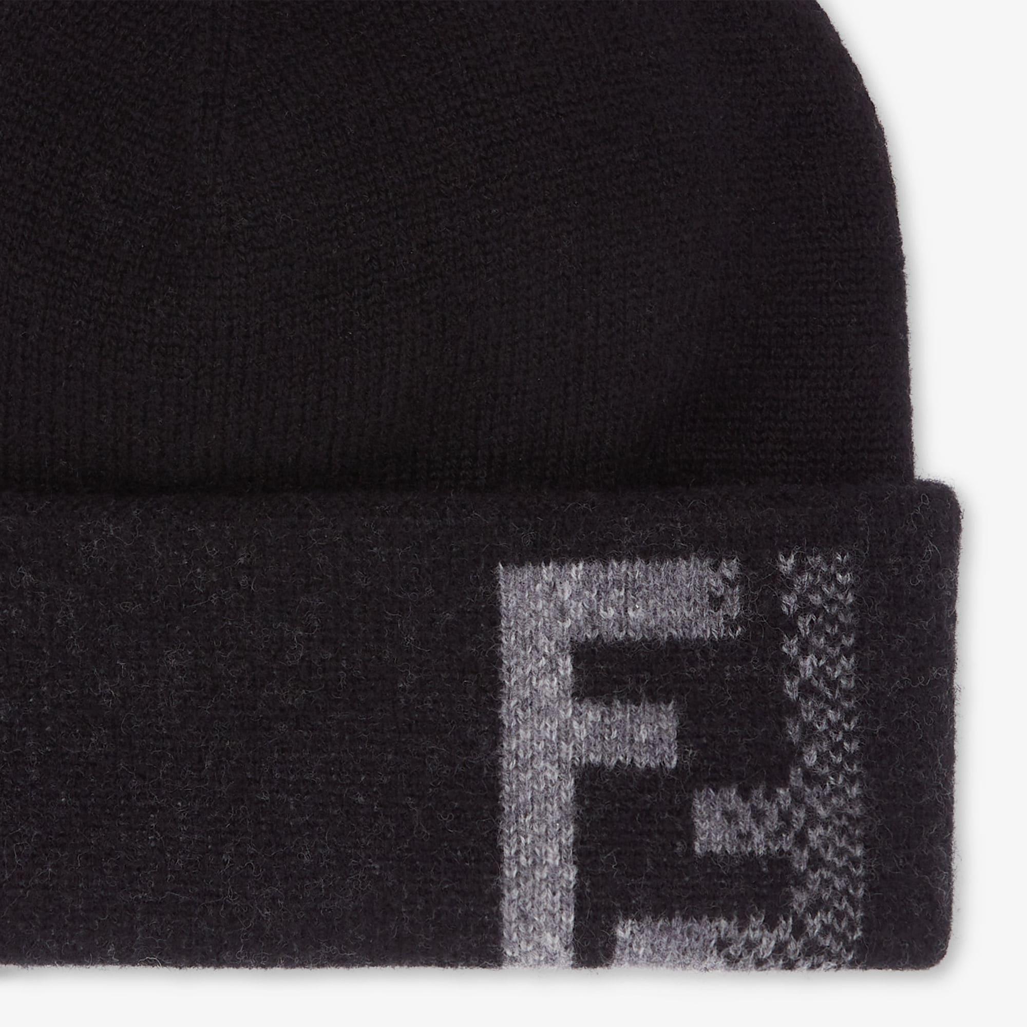 BeanieBlack wool hat Product Image