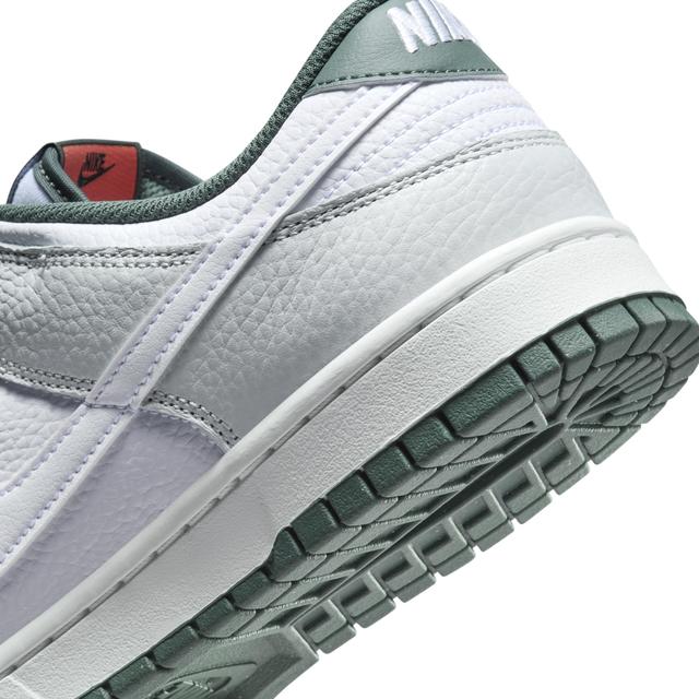 Nike Men's Dunk Low Retro SE Shoes Product Image