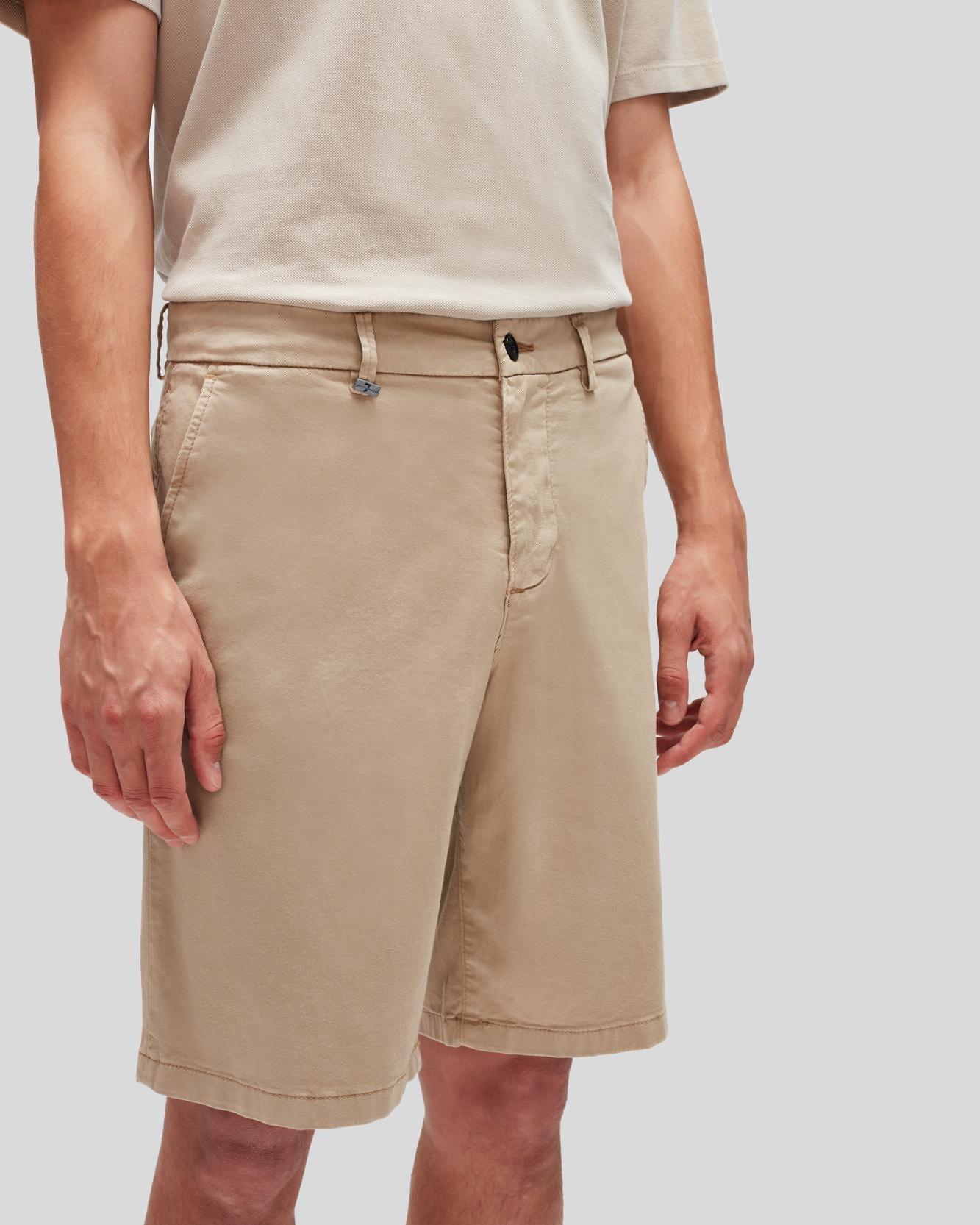 Weightless Chino Short in Arizona Male Product Image