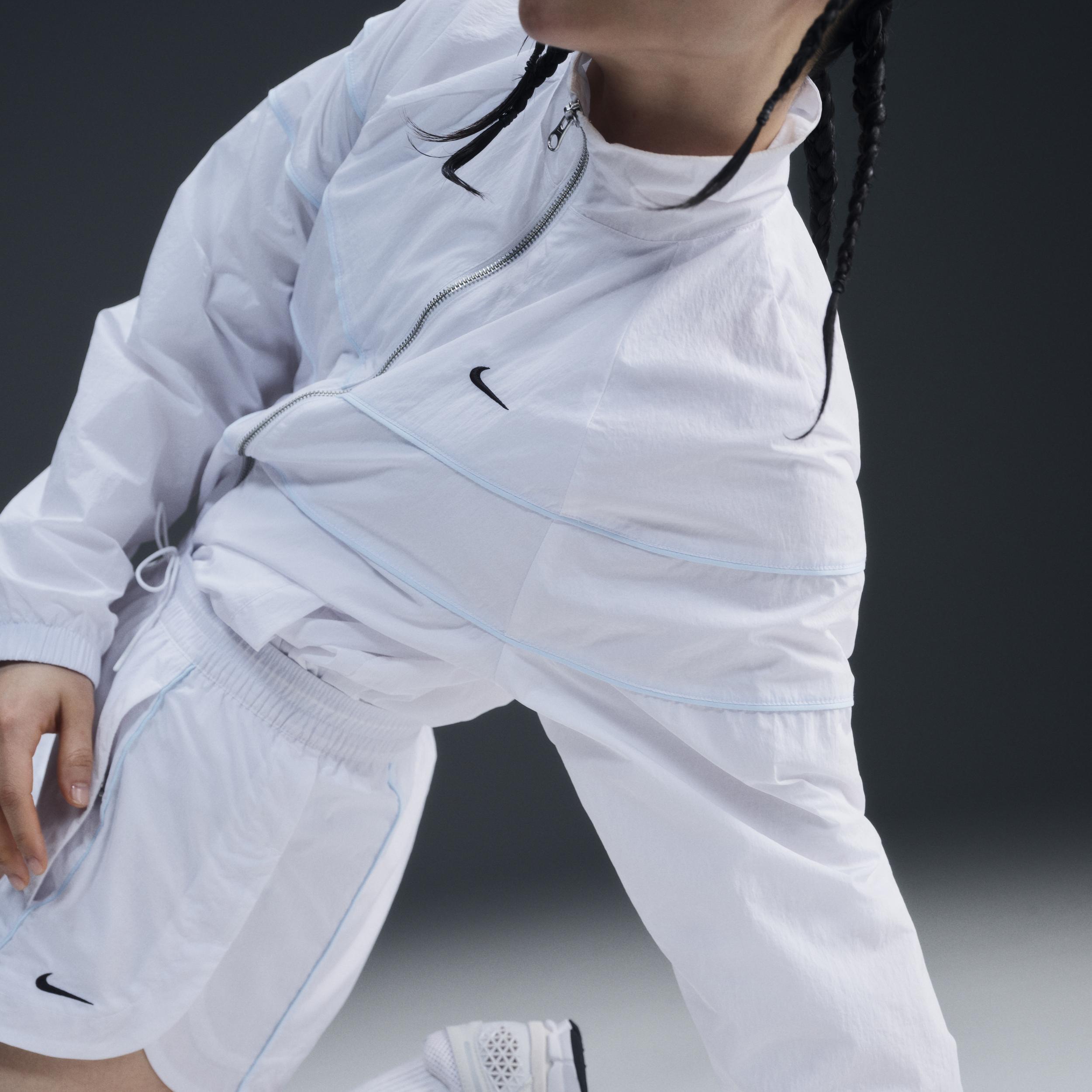 Nike Women's Windrunner Loose UV Woven Full-Zip Jacket Product Image