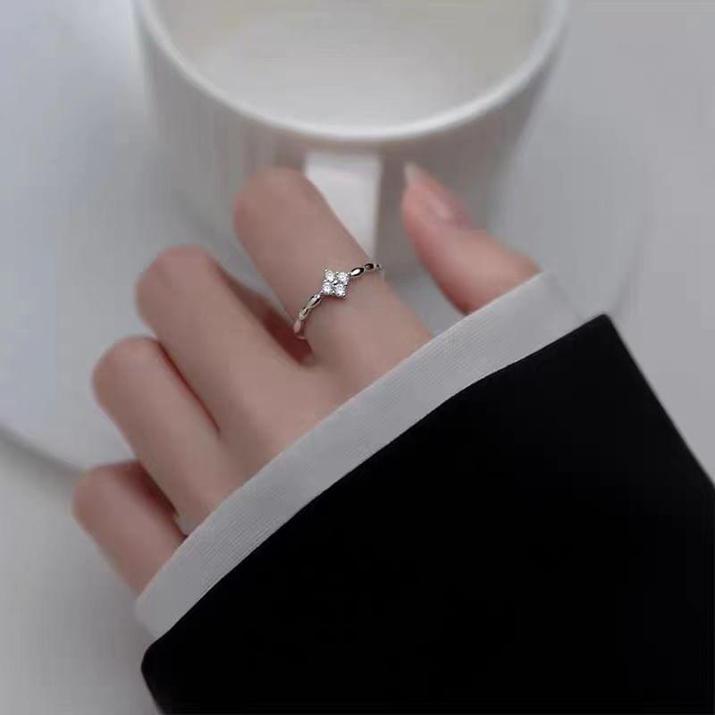 925 Sterling Silver Rhinestone Flower Open Ring Product Image