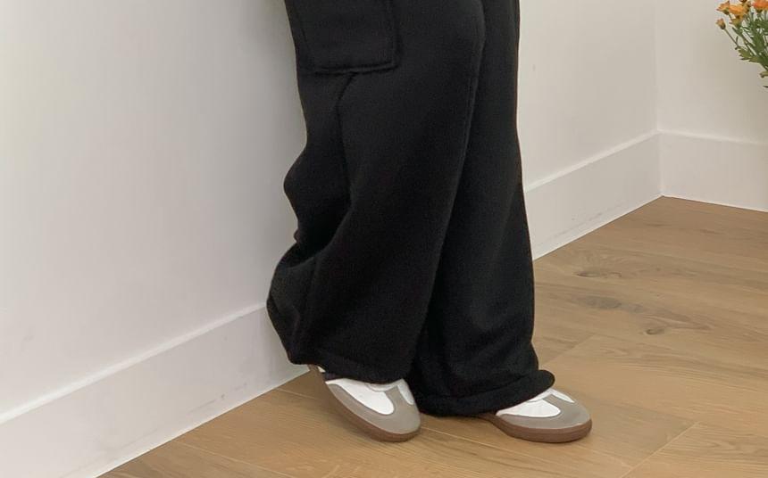 Drawstring Waist Plain Fleece-Lined Wide Leg Cargo Sweatpants Product Image