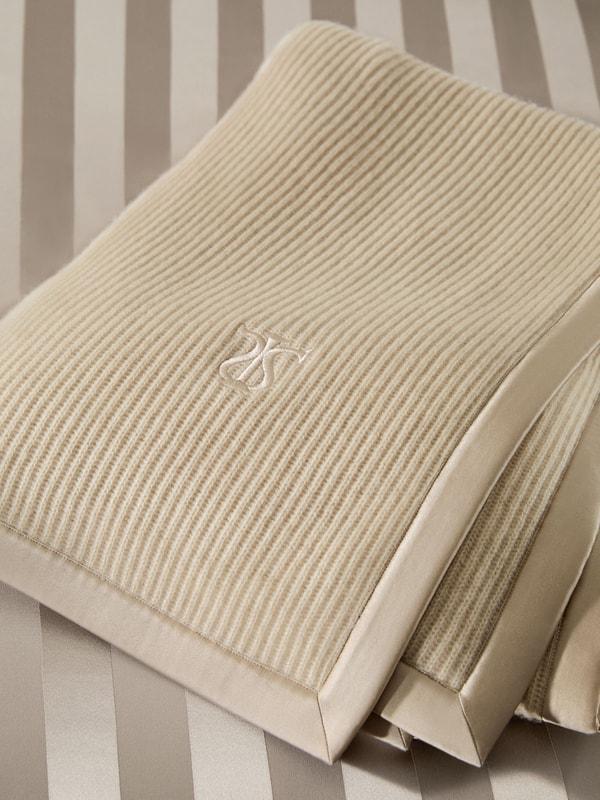 Cashmere Throw With Silk Edging Product Image