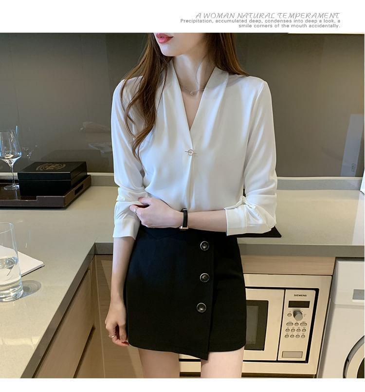 Long-Sleeve V-Neck Plain Blouse Product Image