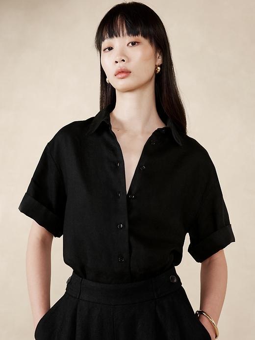 The Boxy Linen Shirt Product Image