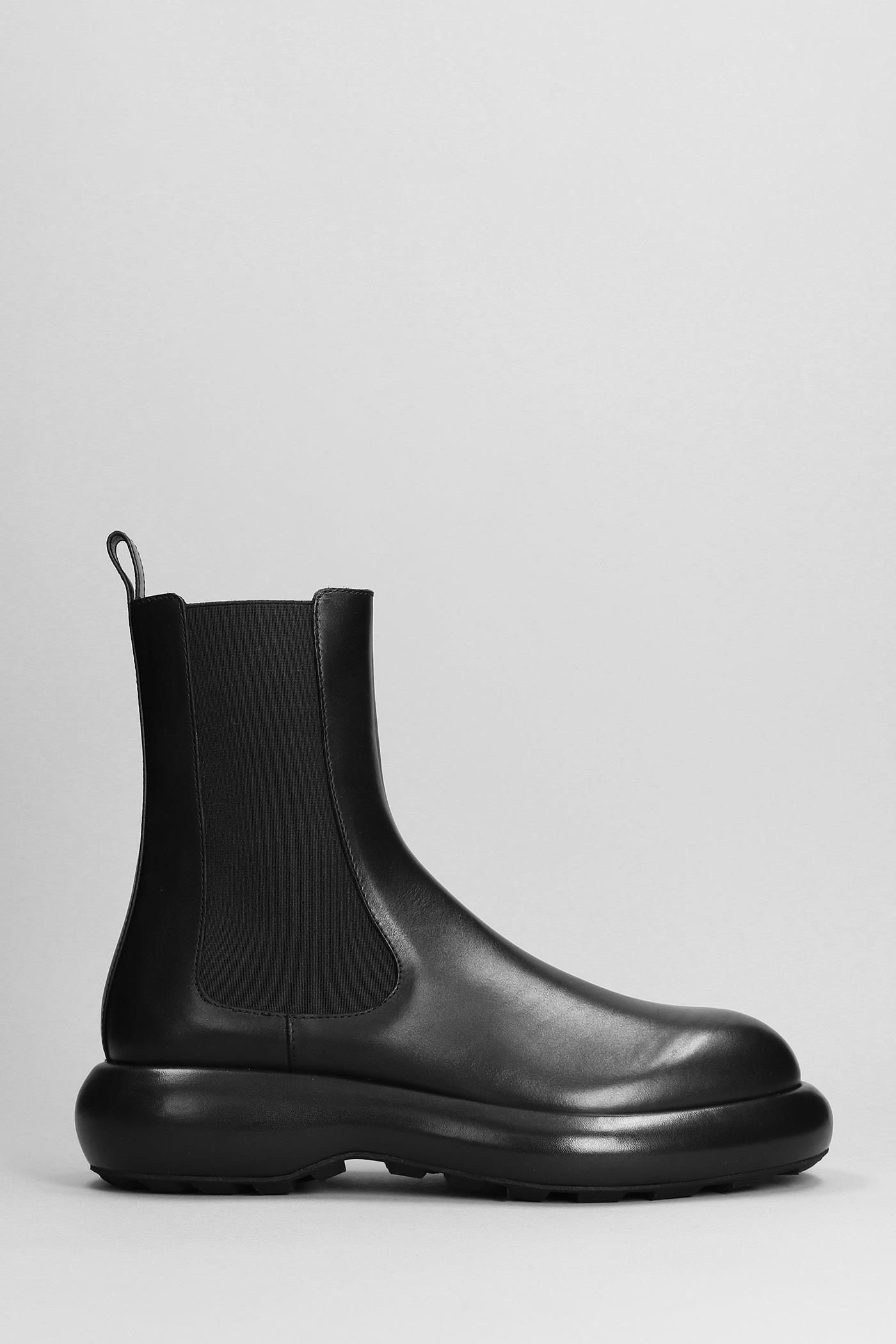 Low Heels Ankle Boots In Black Leather Product Image