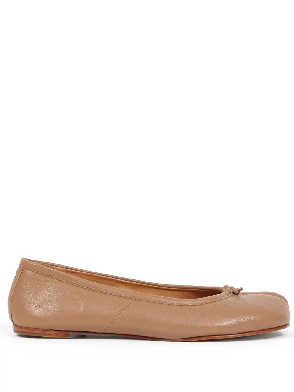 Tabi Leather Ballet Flats In Beige Product Image