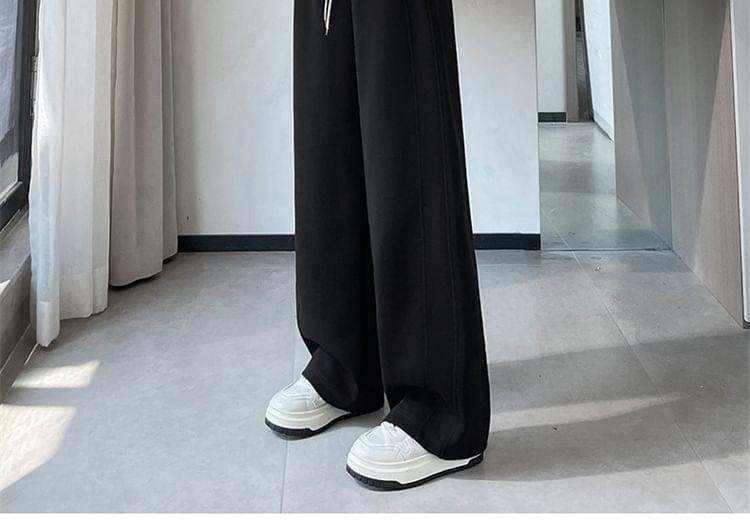 Drawstring Waist Plain Loose Fit Sweatpants Product Image