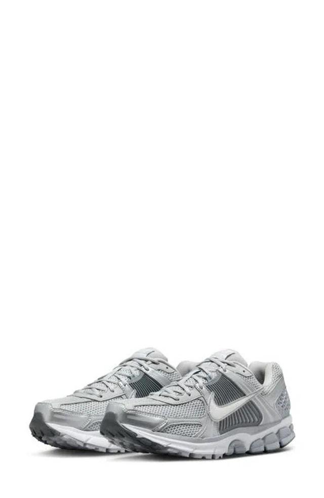 NIKE Zoom Vomero 5 Sneaker In Wolf Grey/metallic Silver/cool Grey/white Product Image