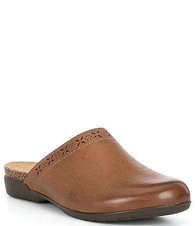 Dansko Robbie Burnished Nubuck) Women's Shoes Product Image