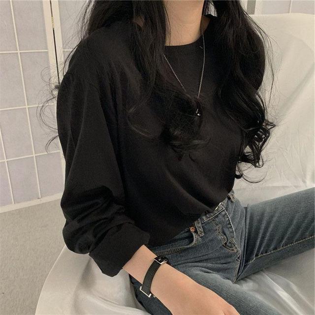 Long-Sleeve Round Neck Plain Tee Product Image