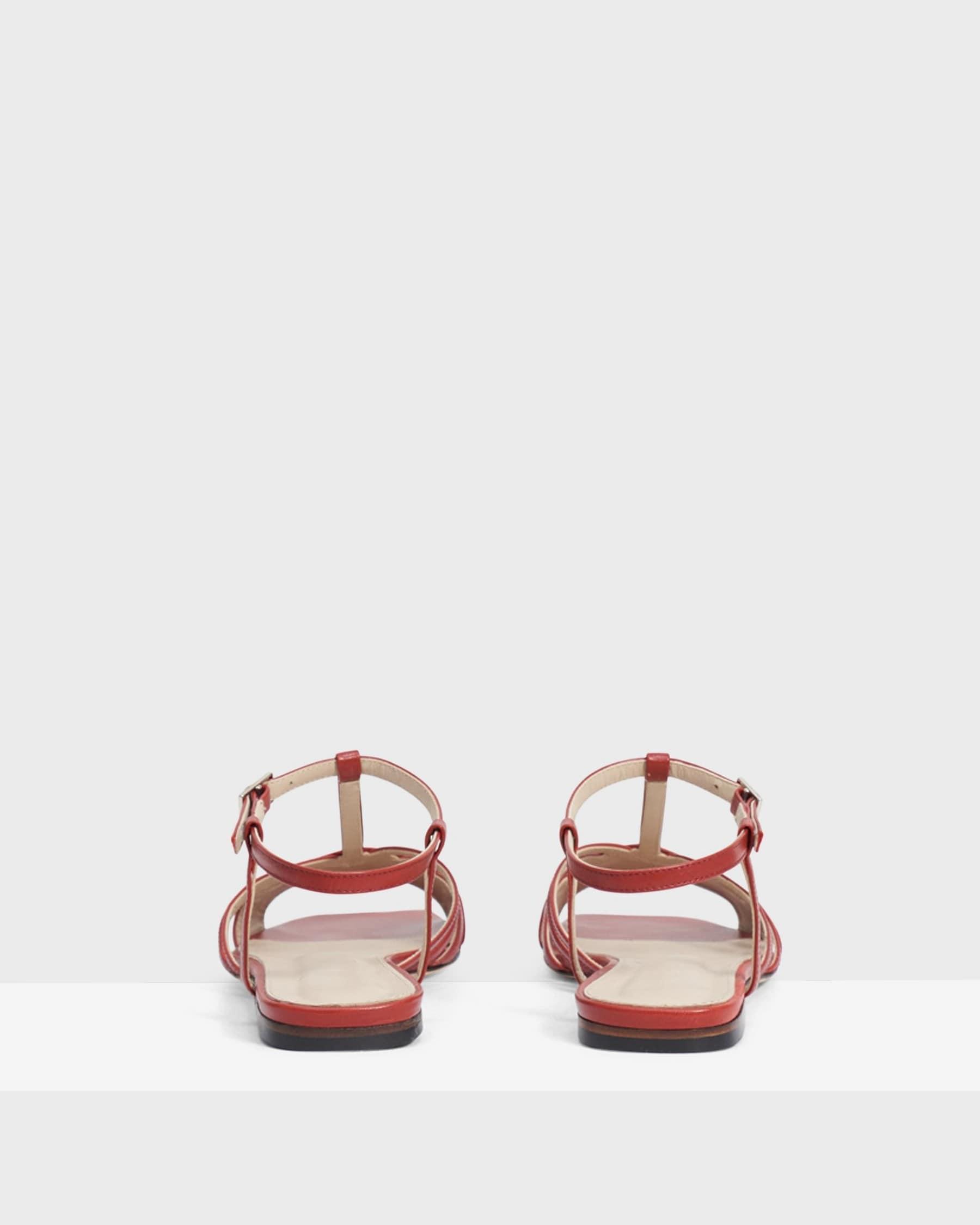 V Strap Sandal in Leather Product Image