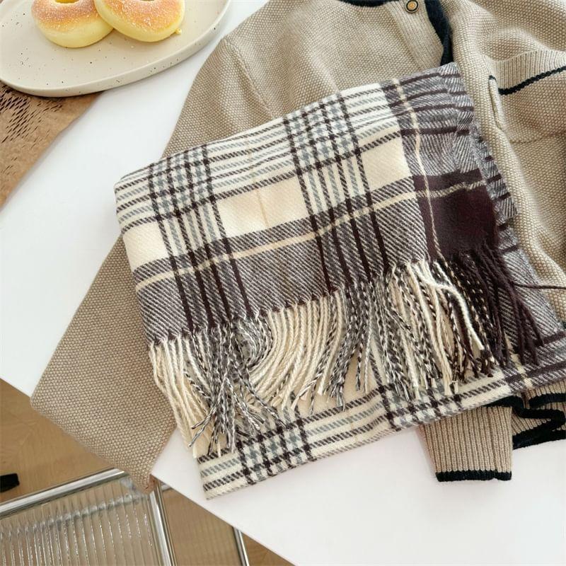 Plaid Fringed Scarf Product Image