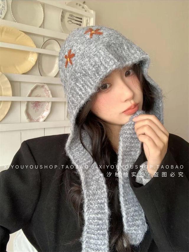 Floral Embroidered Knit Hat Product Image