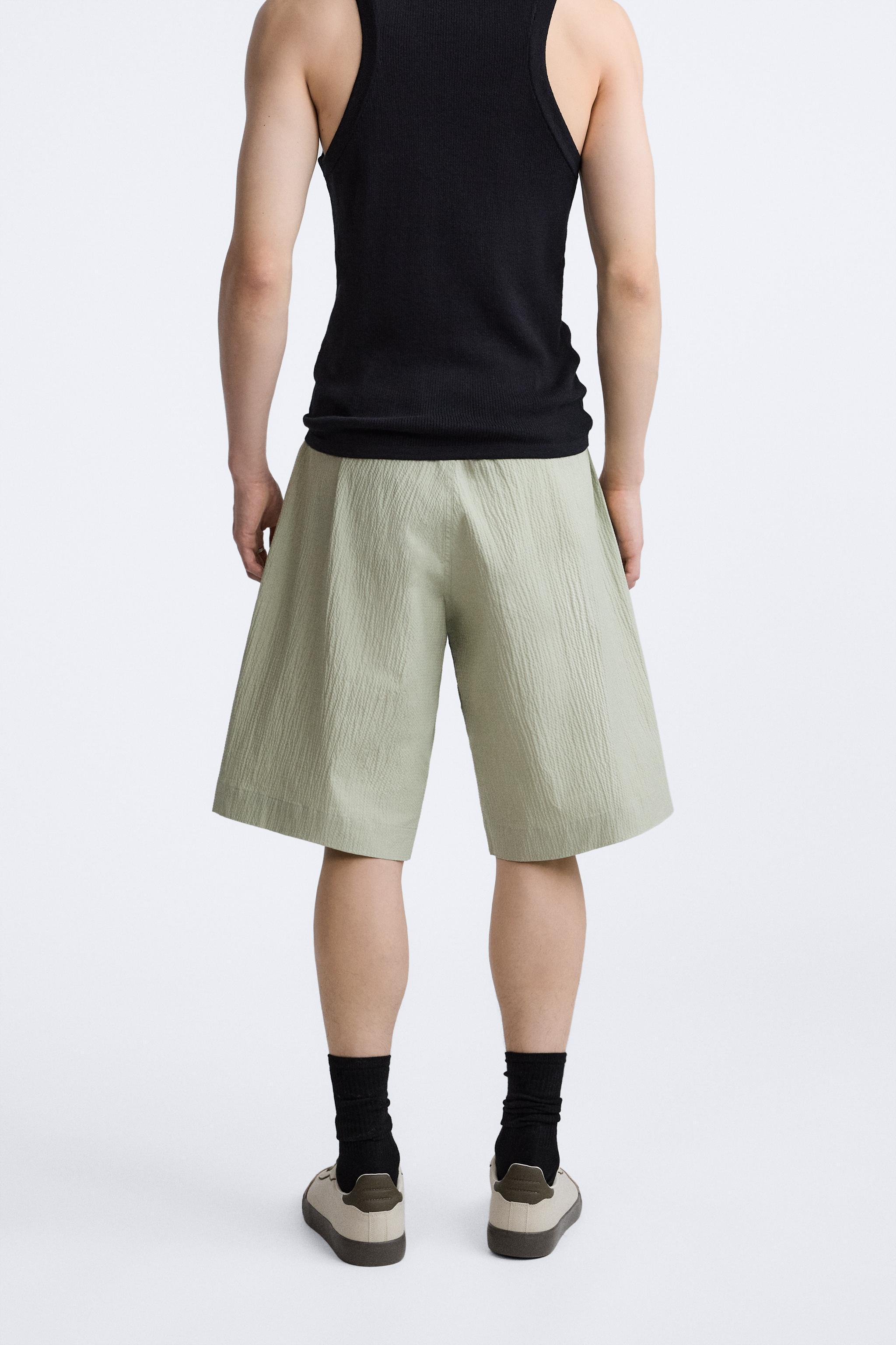 SEERSUCKER SHORTS Product Image