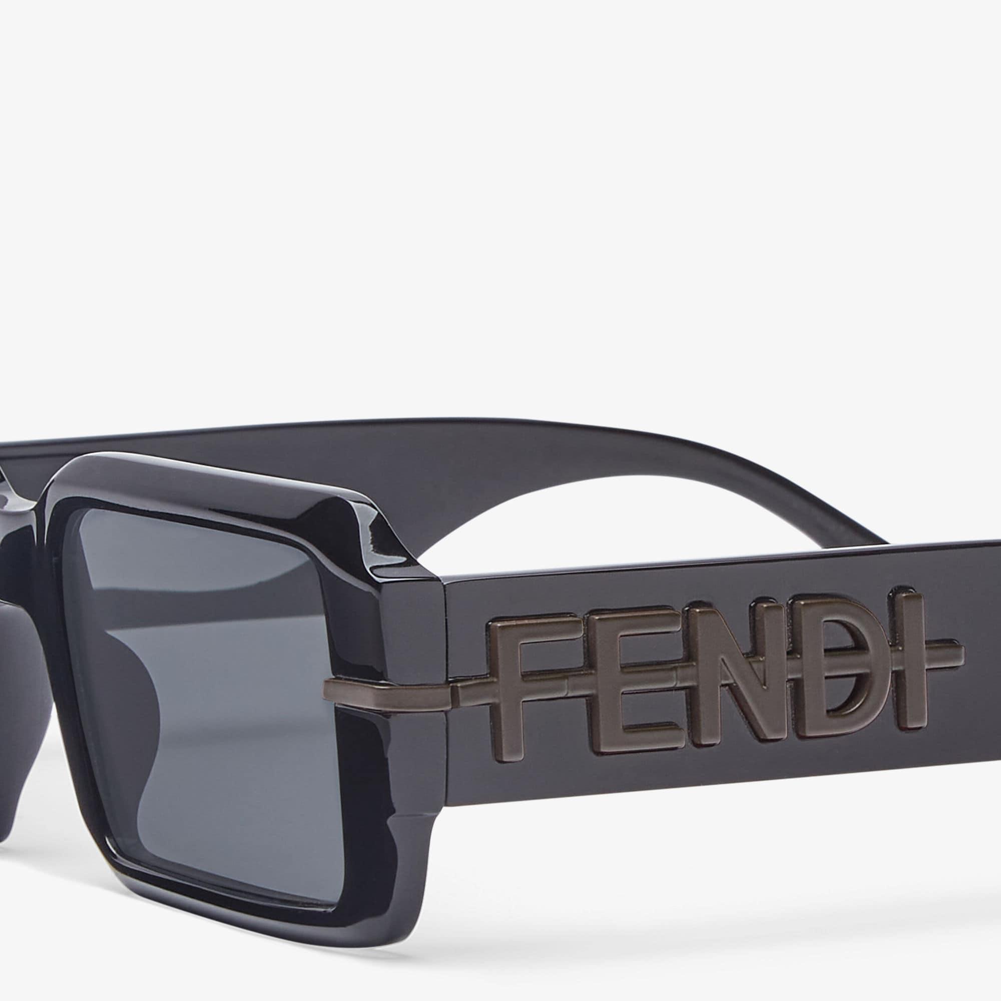 FendigraphyBlack sunglasses Product Image