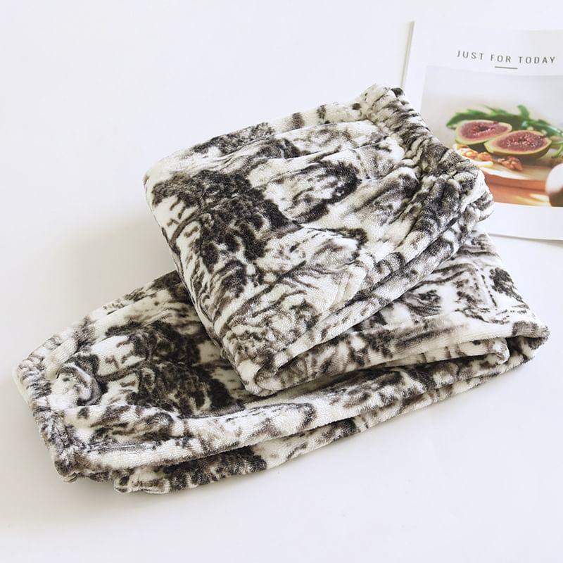 Elastic Waist Mountain Print Fleece Pajama Pants Product Image