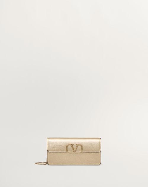 VLOGO SIGNATURE METALLIC GRAINY CALFSKIN WALLET WITH CHAIN Product Image