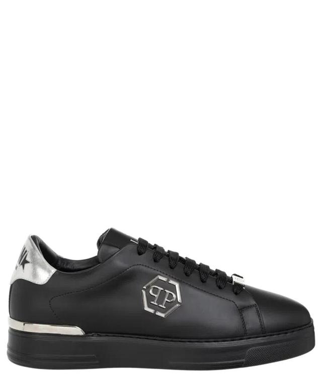 Hexagon Lo-top Sneakers In Black Product Image