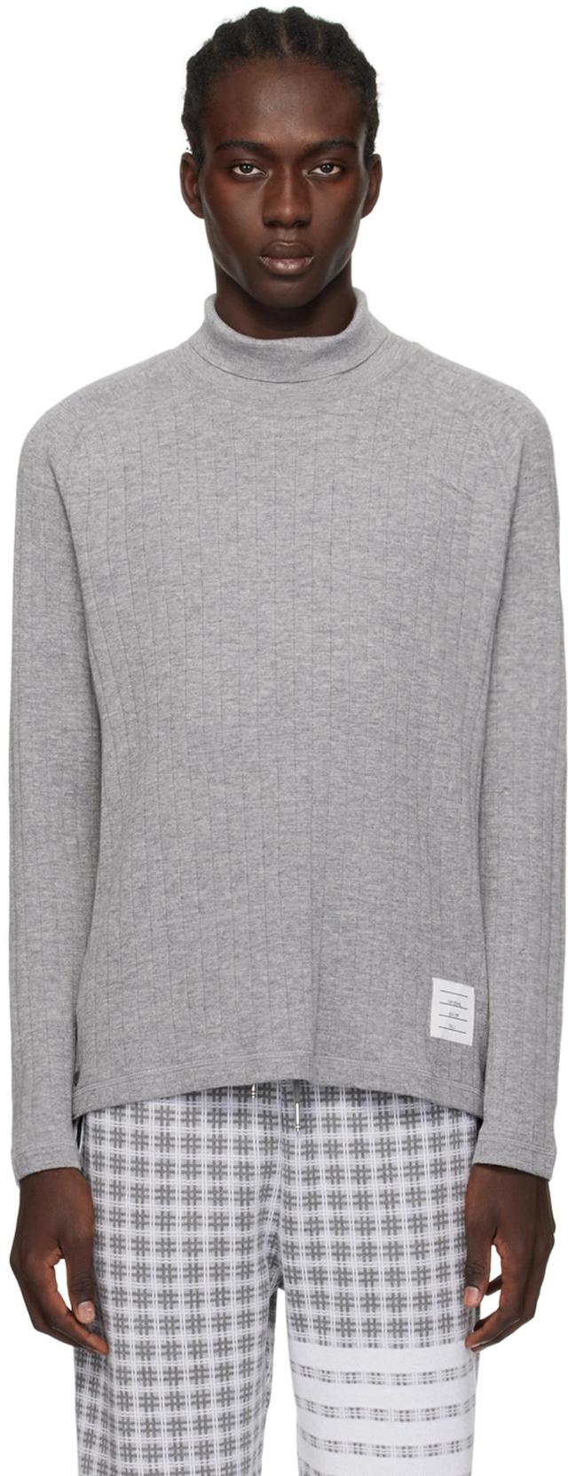 Gray Raglan Turtleneck In 055 Lt Grey Product Image